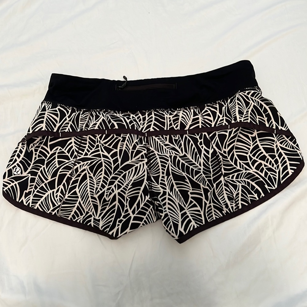 Lululemon Shorts, Size 6